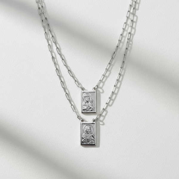 Collar Escapulario Virgen del Carmen · Bañado en rodio